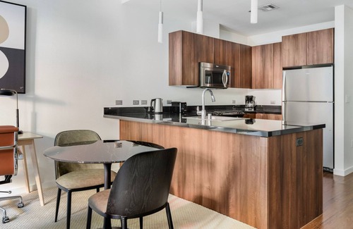 The Villas Apartment | Blueground | Valley Fair, jacuzzi, nr Plaza de Cesar Chavez