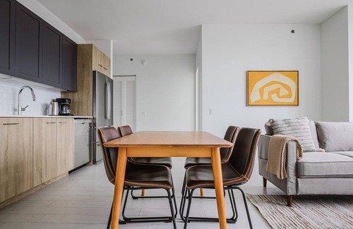 West Loop Apartment | Blueground | West Loop, pool & gym, nr Willis