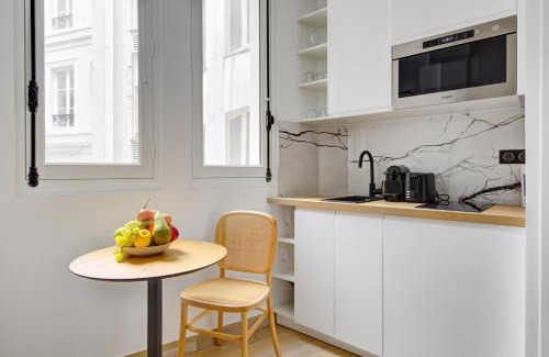 Quartier de la Plaine-de-Monceaux Apartment | Bluestay 293 - Studio Cozy à Paris 17