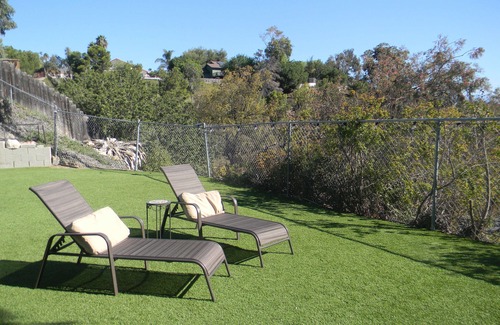 Loma Alta House | Bluff Bungalow/VIEW/3 mi to beach/King bed/Pet friendly