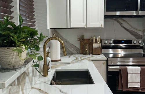 West Baltimore House | B’more local. 3-bedroom house in charming Baltimore