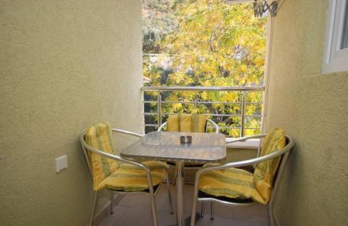 Sveti Stefan Apartment | BMV room for 2-3 with greenery view