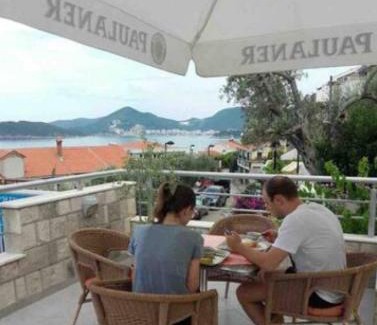 Sveti Stefan Apartment | BMV room for 2-3 with greenery view