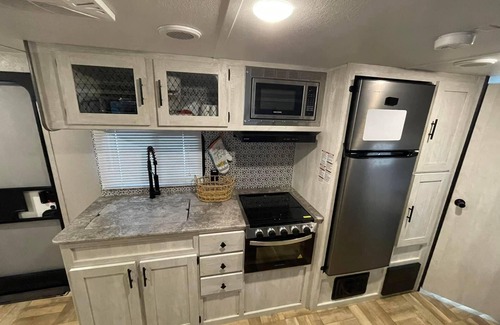 Anderson House | Bo Duke - Camper for Rent, Delivery Available