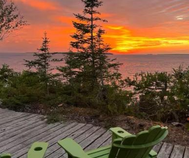 Tobermory House | Boardwalk Pines at Tobermory