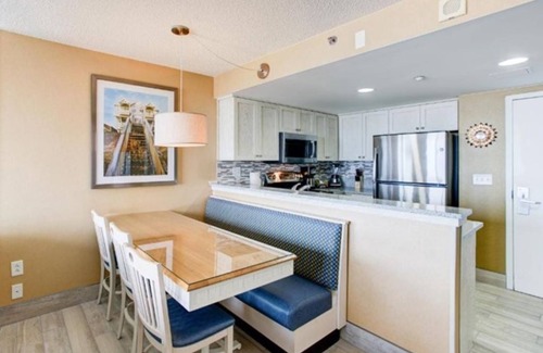 Northeast Virginia Beach Resort | Boardwalk Villas Resort Oceanview condo with Oceanfront Balcony
