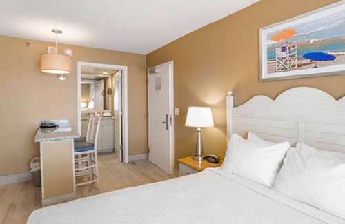Northeast Virginia Beach Resort | Boardwalk Villas Resort Oceanview condo with Oceanfront Balcony