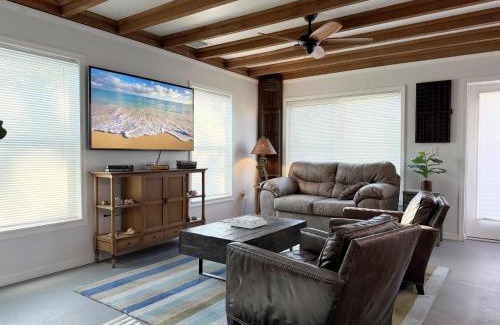 Grove City Apartment | Boat & Billiards – 2BR by Stump Pass Marina