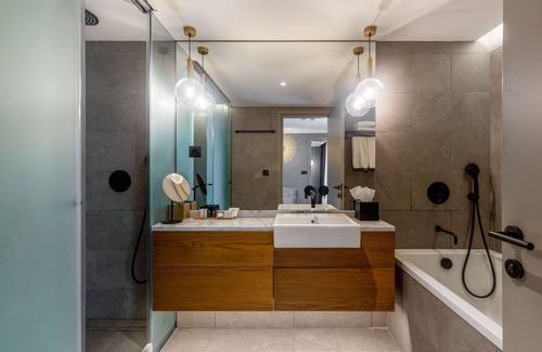 Athens City Centre Hotel | Bob W Eolou
