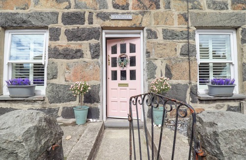 Tremadog Cottage | BODLONDEB, pet friendly, character holiday cottage in Tremadog