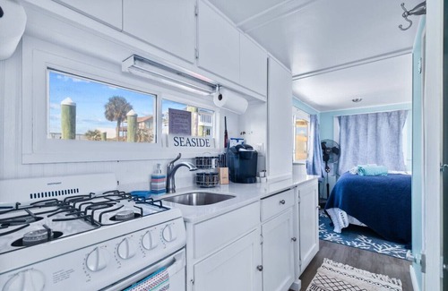 Cedar Point Boat Rental | "BogueLandia" 5 Min from Emerald Isle! 2 Kayaks