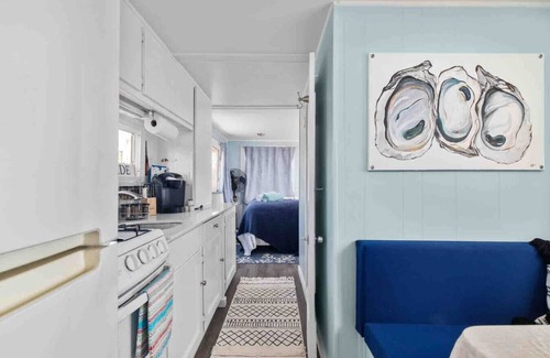 Cedar Point Boat Rental | "BogueLandia" 5 Min from Emerald Isle! 2 Kayaks