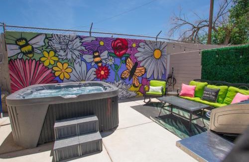 Huning Highland Historic District House | Bohemian Chic an Eclectic Escape-Hot Tub-Pet Friendly-No Pet Fees!