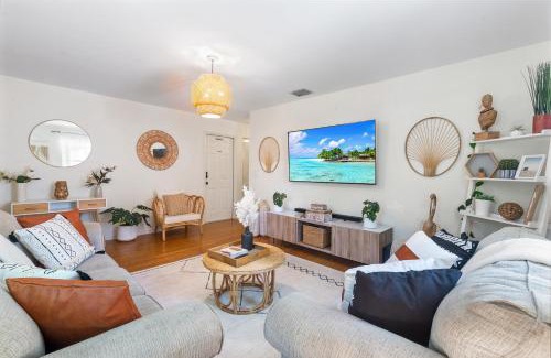 Southwest House | Boho 3br Retreat Heated Pool & Private Suite