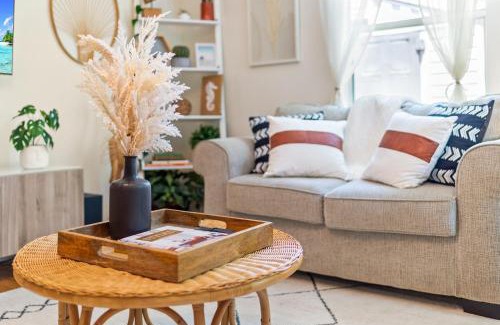 Southwest House | Boho 3br Retreat Heated Pool & Private Suite