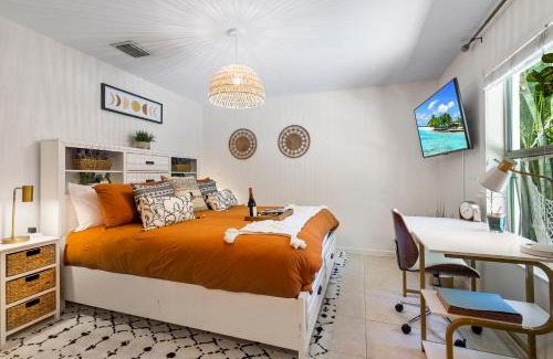 Southwest House | Boho 3br Retreat Heated Pool & Private Suite