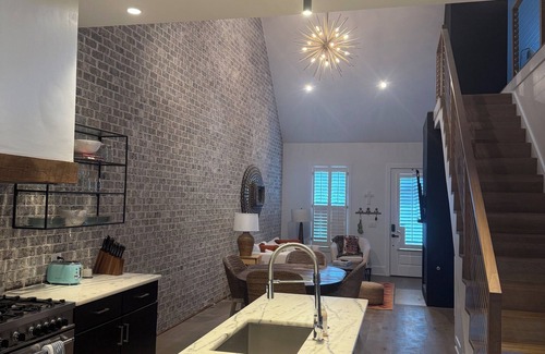 Palmetto Cottage | Boho Sanctuary: Nature Trails, Golf Cart & Zen Patio