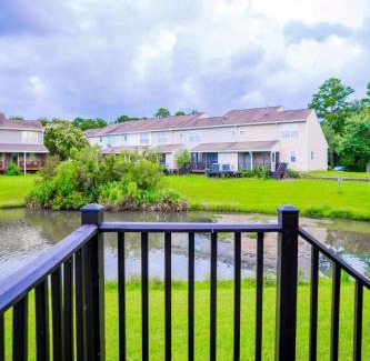 Charleston House | Boho SoCo- 8 mins to Credit One 20 mins to DTWN