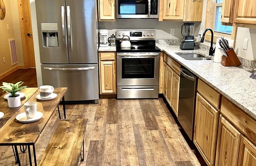 Murphy Cabin | Boho Style Cabin with Sauna and Firepit!