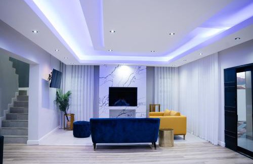 Elgin Hotel | Bokwe's Guest House- Cape Town