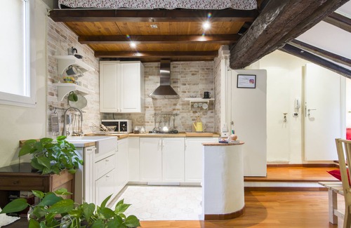 Historic Center Apartment | Bologna Rainbow Apartment