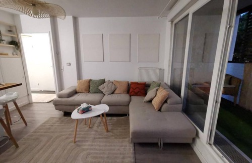 Bondy Apartment | Bondy's cocoon, a 3-minute walk from the station. Self-guided arrival. Free parking