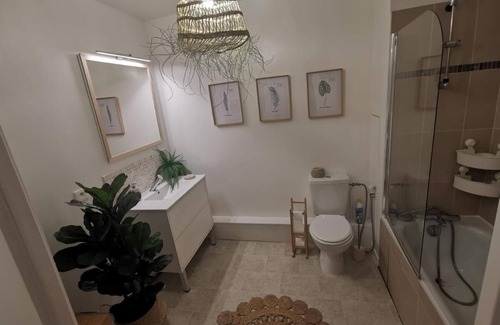 Bondy Apartment | Bondy's cocoon, a 3-minute walk from the station. Self-guided arrival. Free parking