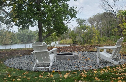 Charles City Cabin | Bone's Backwater Retreat - "Where Rest and Relax are on Repeat!" 1 bd Cabin