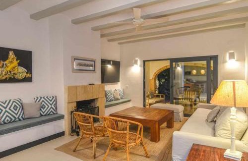 Javea Ski Chalet | Bonita stay B Light Piscina climatizada, bbq, wifi