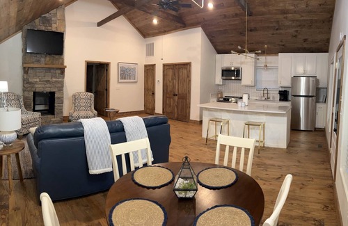 Mentone House | Book Fall B4 Sold Out+HotTub+OutdoorFP+Private+GR8 Coffee