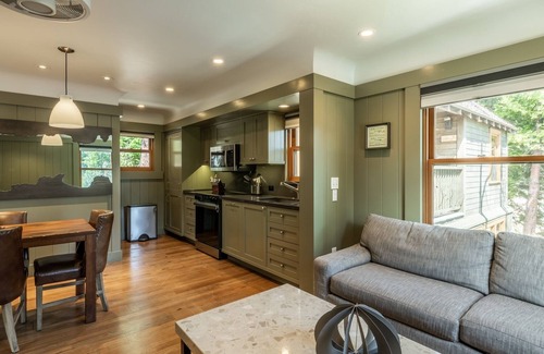 Homewood Cottage | Book Now for Fall! Newly Updated! Close to Lake and Ski! Community Fire Pit!