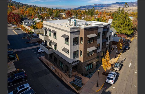 Historic Railroad District Condo | BookStayHop - Plaza North (201-203) Suites Trinity With Gorgeous Mountain Views