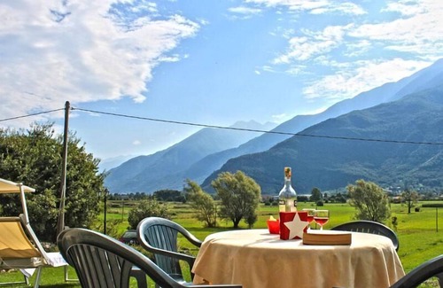 Colico House | Borgo Erbiola Mimosa Rustico Holiday Apartment with Pool