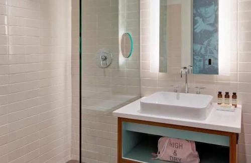 West Fens Hotel | Boston Getaway! 4 Pet-friendly Units with Balcony! Onsite Pool, Garden, Parking