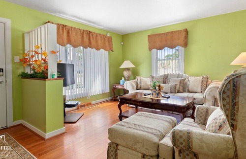 Calumet City House | Bountiful Abode: 2 BR Full Bsmt