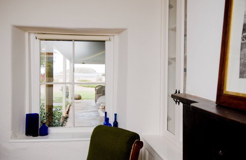 Encounter Bay Cottage | Boutique accommodation in historic beachfront cottage. Self-contained or B&B
