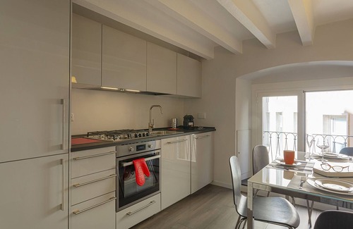 Genoa Historical Centre Apartment | Boutique Apartment in Via Roma