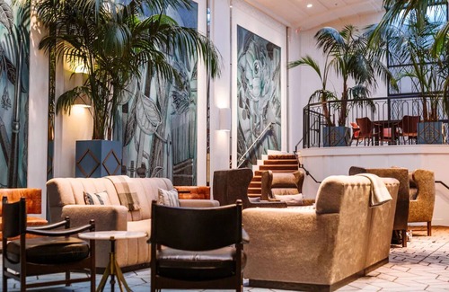 Downtown Seattle Hotel | Boutique Seattle Stay: Elegance & Artistic Expression Combined
