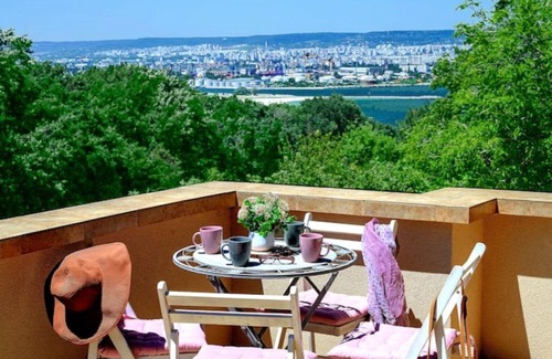 Varna Villa | Boutique Villa BayWatch, Sea & Forest View from 3 Terraces, 8min to the beach