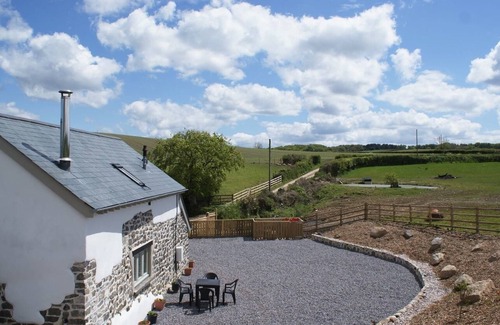Sticklepath Cottage | BOWBEER BARN, pet friendly, with open fire in Drewsteignton