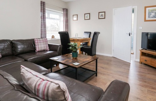 Gosforth Cottage | BOWBRIDGE, pet friendly, character holiday cottage in Gosforth
