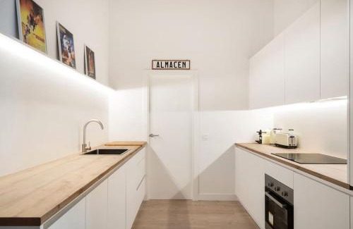 Almendrales Apartment | Bowie House - Madrid River-A-SALVAD
