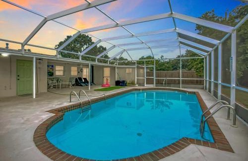 Bayshore Gardens House | Bradenton 5BR 2BA HEATED POOL Mini Putt