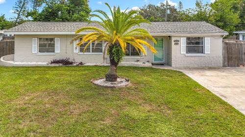 Bayshore Gardens House | Bradenton 5BR 2BA HEATED POOL Mini Putt