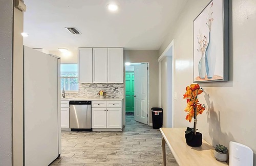 Bayshore Gardens House | Bradenton 5BR/2BA HEATED POOL & Mini Putt
