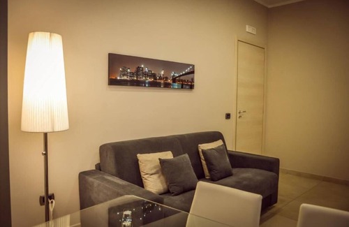 Pagani House | Brain Rooms & Suites