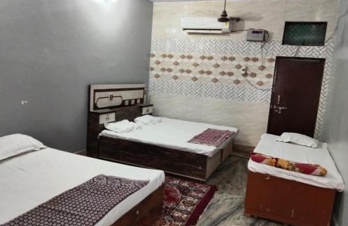 Mathura House | Braj Bhushan braj Lata nikunj hotel