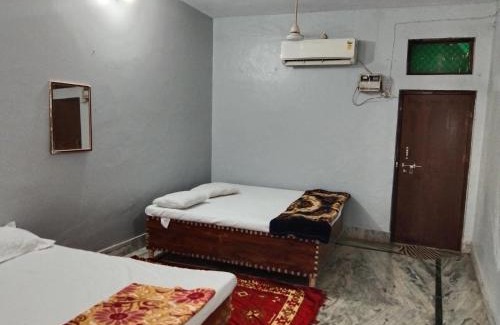 Mathura House | Braj Bhushan braj Lata nikunj hotel