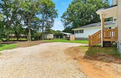 Cedartown House | Brand New 2BR Modern Southern Charm