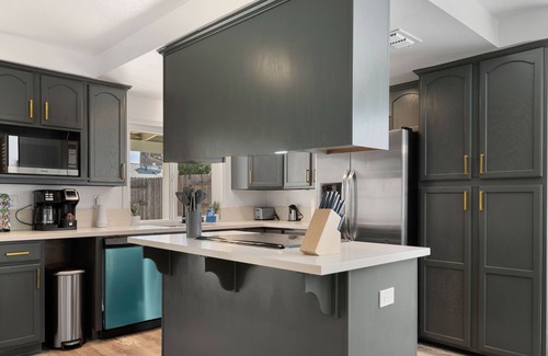 Carmichael House | Brand New 3BD/2BA Near the River Perfect Getaway!